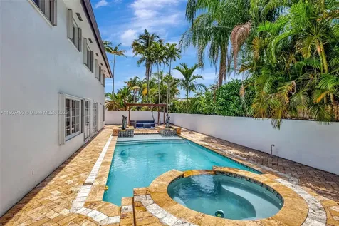 8360 NW 159th Terrace Miami Lakes FL 33016