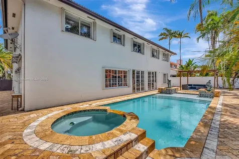 8360 NW 159th Terrace Miami Lakes FL 33016