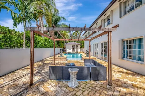 8360 NW 159th Terrace Miami Lakes FL 33016