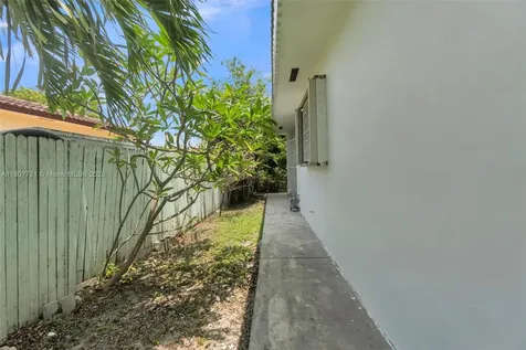 1500 71st Street Miami Beach FL 33141
