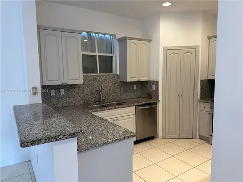 9058 SW 161st Terrace Palmetto Bay FL 33157