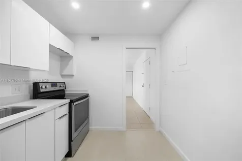 4222 Inverrary Boulevard Lauderhill FL 33319