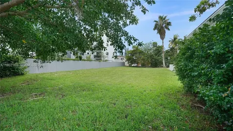 850 SW 2nd Street Miami FL 33130
