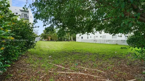 850 SW 2nd Street Miami FL 33130