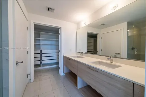 16385 Biscayne Boulevard North Miami Beach FL 33160