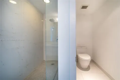16385 Biscayne Boulevard North Miami Beach FL 33160