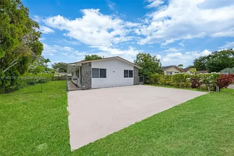 6121 SW 40th Court Miramar FL 33023