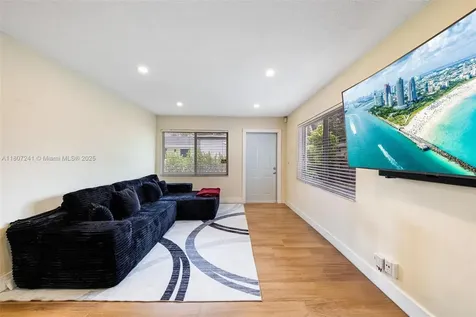 6121 SW 40th Court Miramar FL 33023