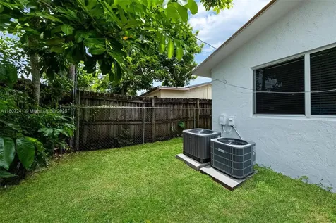 6121 SW 40th Court Miramar FL 33023