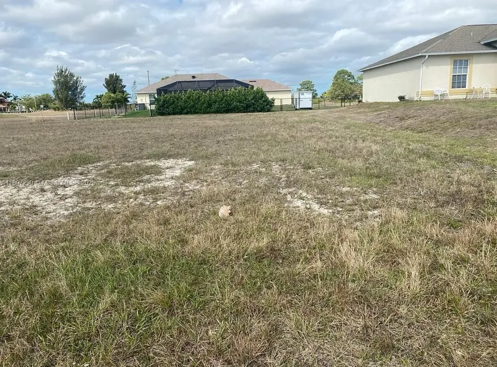 1608 NW 8th Place Cape Coral FL 33993