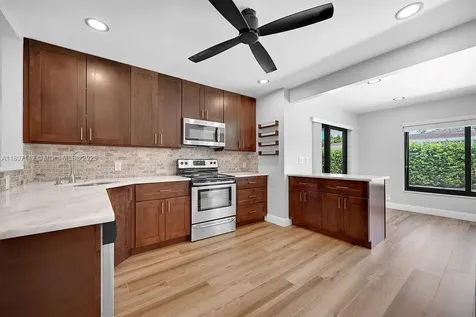 3440 NE 17th Avenue Oakland Park FL 33334