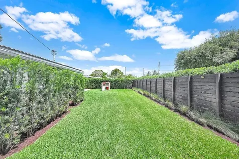 3440 NE 17th Avenue Oakland Park FL 33334