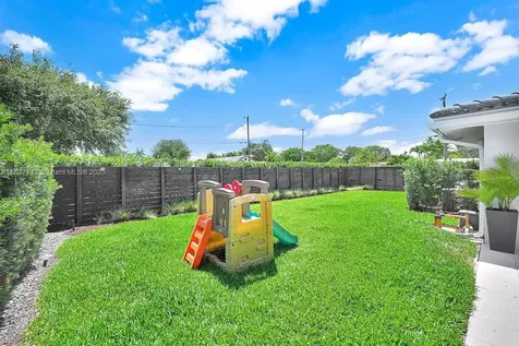 3440 NE 17th Avenue Oakland Park FL 33334
