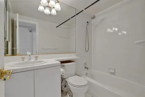 2924 Day Avenue Coconut Grove FL 33133