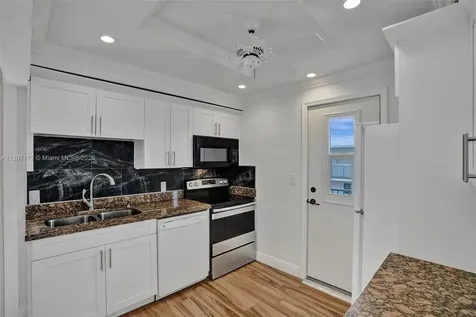 2924 Day Avenue Coconut Grove FL 33133