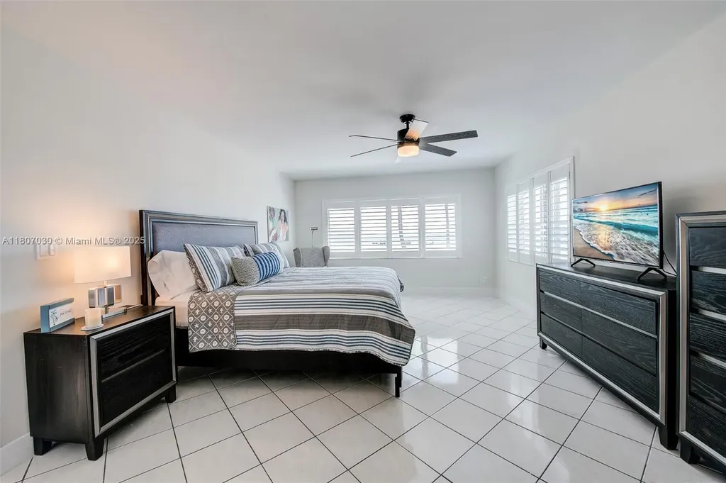 Hollywood FL 33019