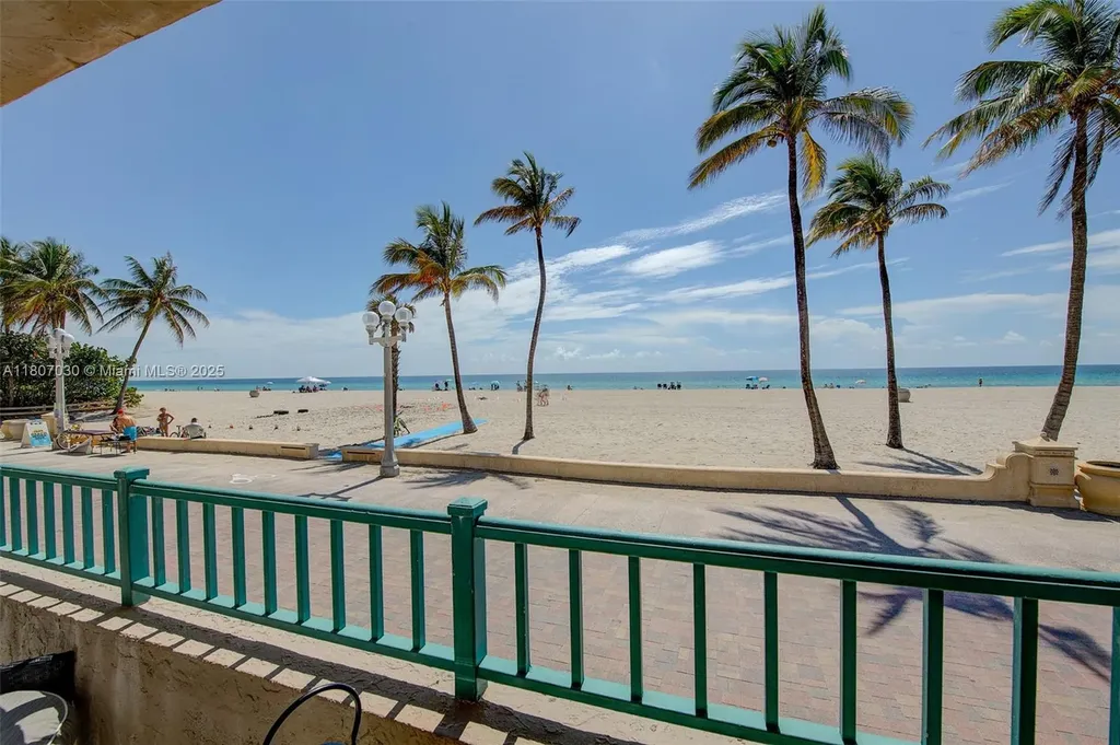Hollywood FL 33019