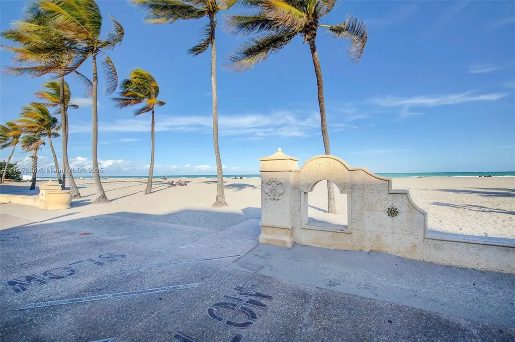 Hollywood FL 33019