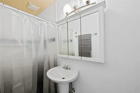 1625 NE 29th Street Pompano Beach FL 33064