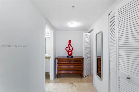 41 SE 5th Street Miami FL 33131