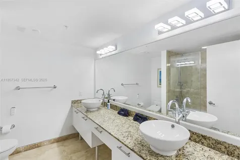41 SE 5th Street Miami FL 33131