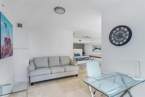 41 SE 5th Street Miami FL 33131