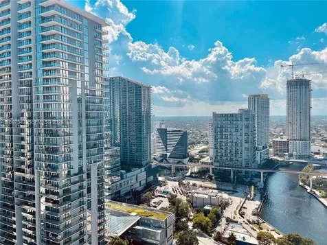 41 SE 5th Street Miami FL 33131