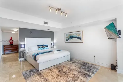 41 SE 5th Street Miami FL 33131