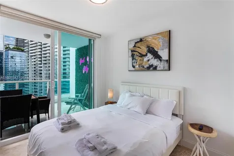 41 SE 5th Street Miami FL 33131
