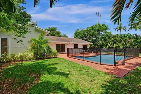 20260 NE 25th Avenue Miami FL 33180