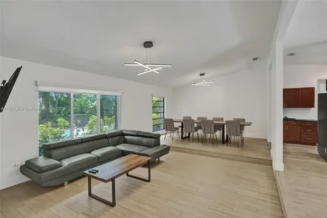 20260 NE 25th Avenue Miami FL 33180