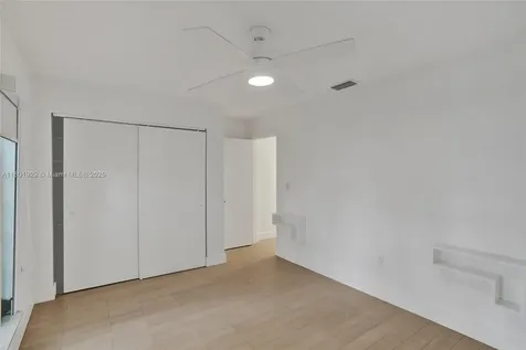 20260 NE 25th Avenue Miami FL 33180