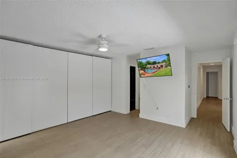 20260 NE 25th Avenue Miami FL 33180