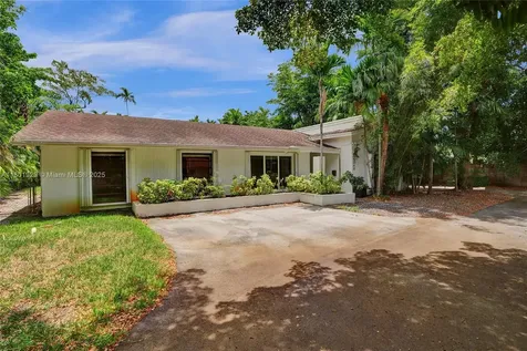 20260 NE 25th Avenue Miami FL 33180