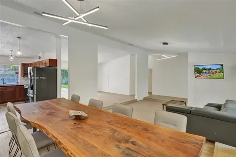 20260 NE 25th Avenue Miami FL 33180