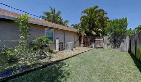 2014 SE Mantua Street Port St. Lucie FL 34952