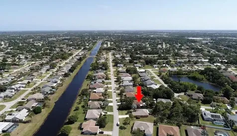 2014 SE Mantua Street Port St. Lucie FL 34952