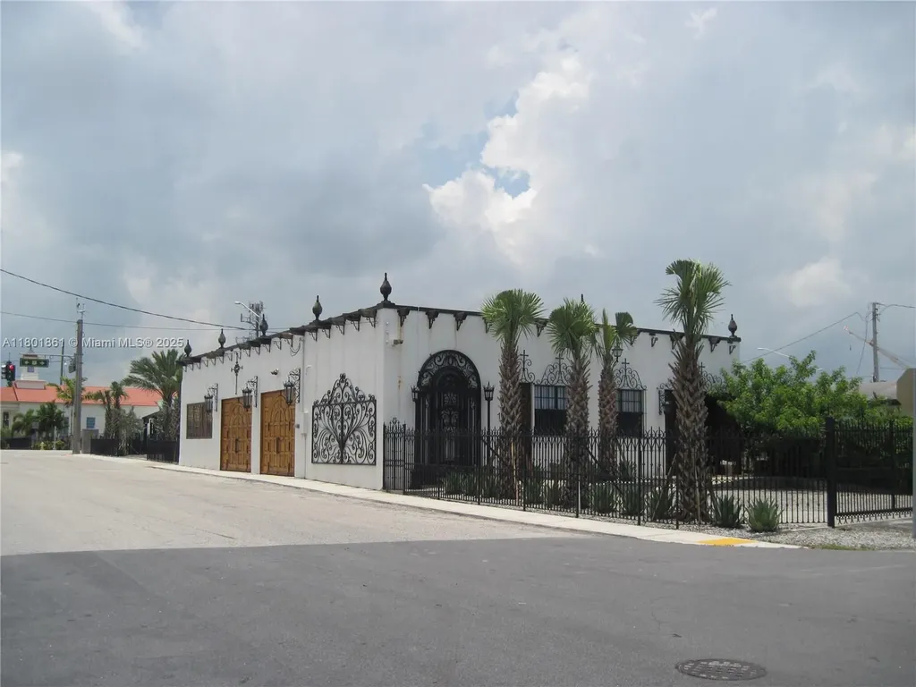 101 NE 1st Street Dania Beach FL 33004