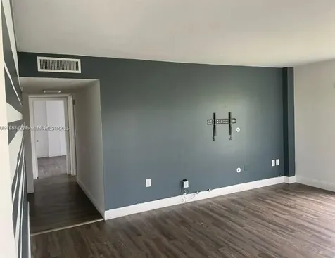 4164 Inverrary Drive Lauderhill FL 33319