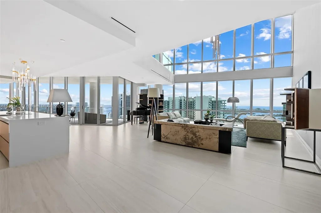 851 NE 1st Avenue Miami FL 33132