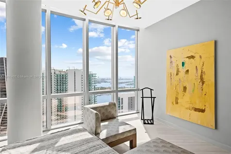 851 NE 1st Avenue Miami FL 33132