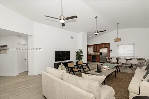 216 SE 9th Street Dania Beach FL 33004
