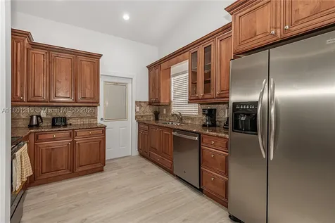 216 SE 9th Street Dania Beach FL 33004