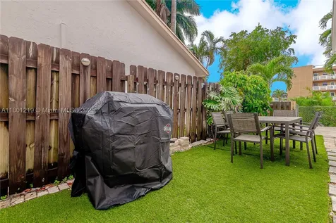 216 SE 9th Street Dania Beach FL 33004
