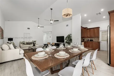 216 SE 9th Street Dania Beach FL 33004
