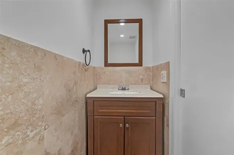 125 NW 115th Terrace Plantation FL 33325