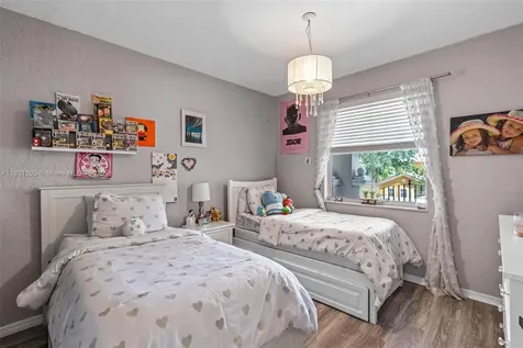 5832 NW 120th Avenue Coral Springs FL 33076