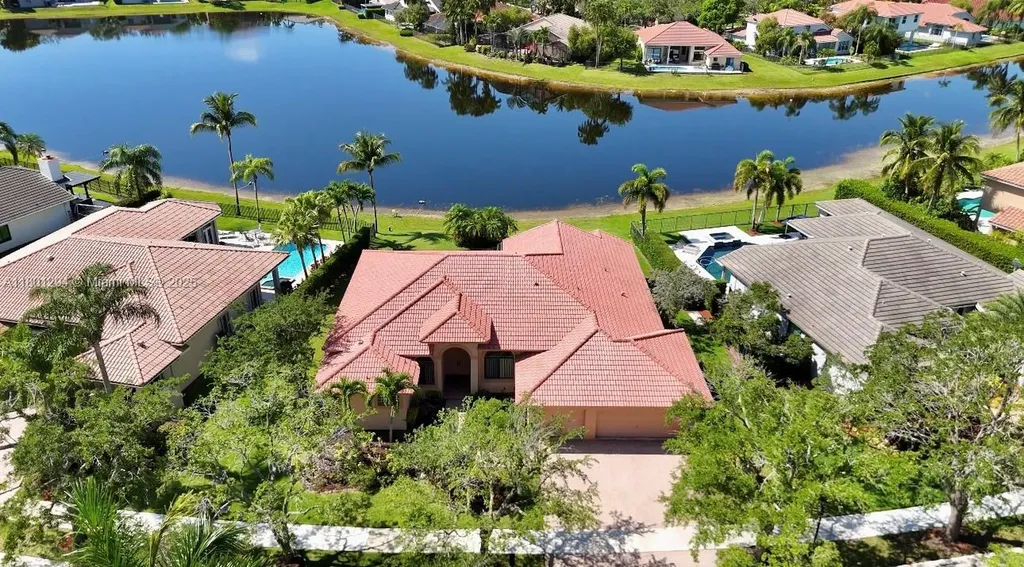 2701 Edgewater Court Weston FL 33332