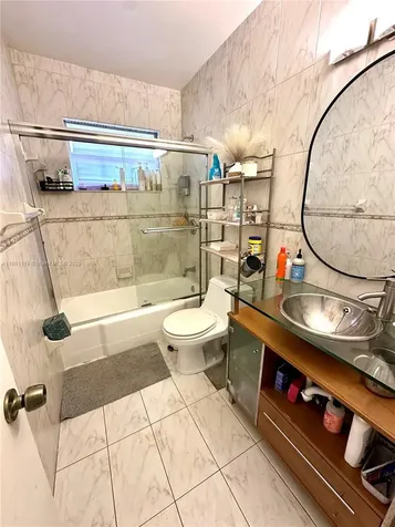 21000 NE 26th Avenue Miami FL 33180
