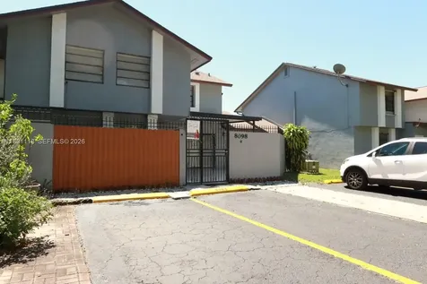 8098 NW 99th Terrace Hialeah Gardens FL 33016